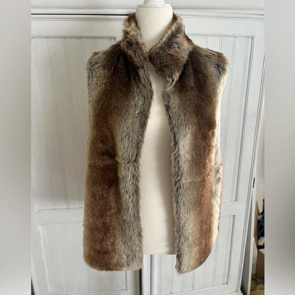 Fur‎ vest Song and Spirit size small